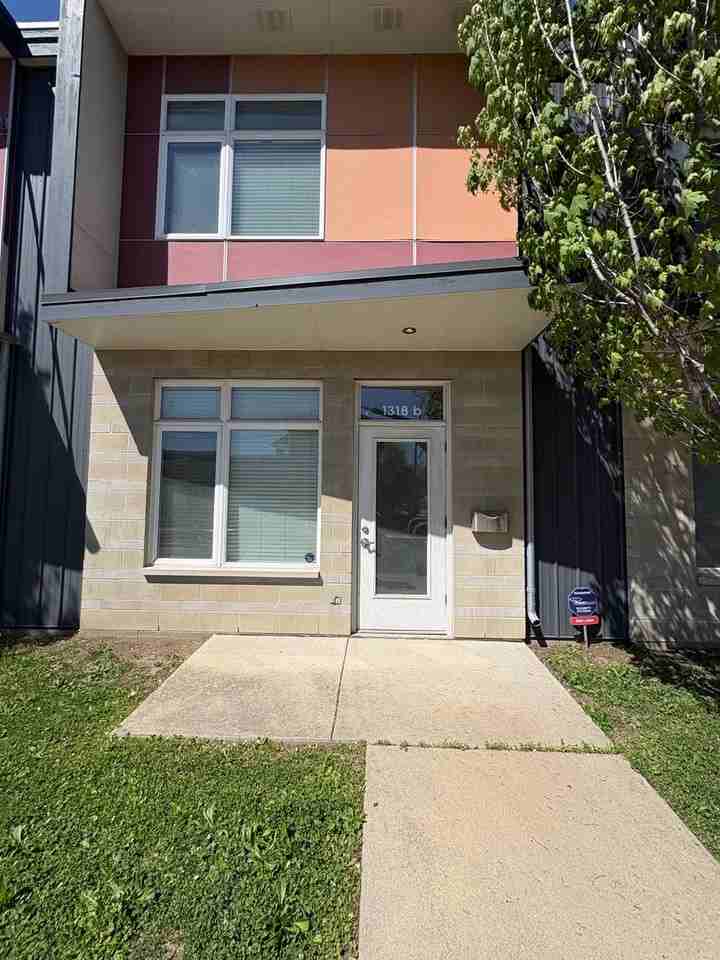1318 Shelby St - Photo 2 of 25