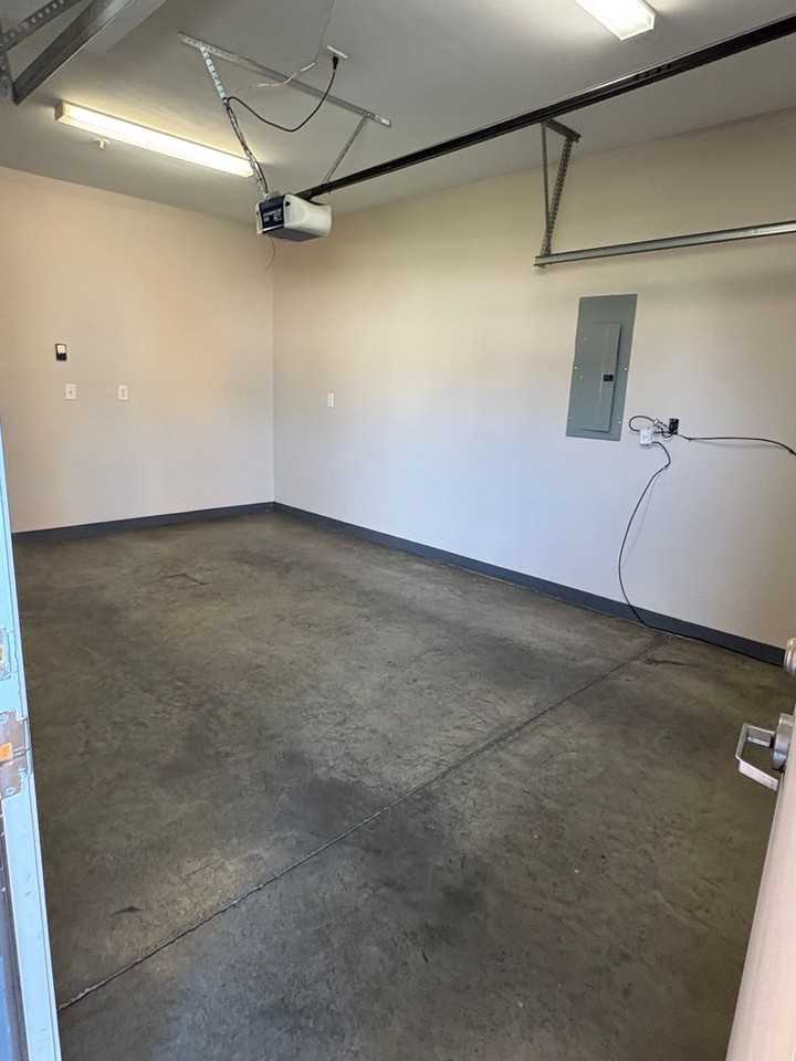 1318 Shelby St - Photo 5 of 25