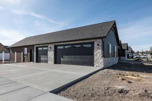 featured image of 231 W 5th S