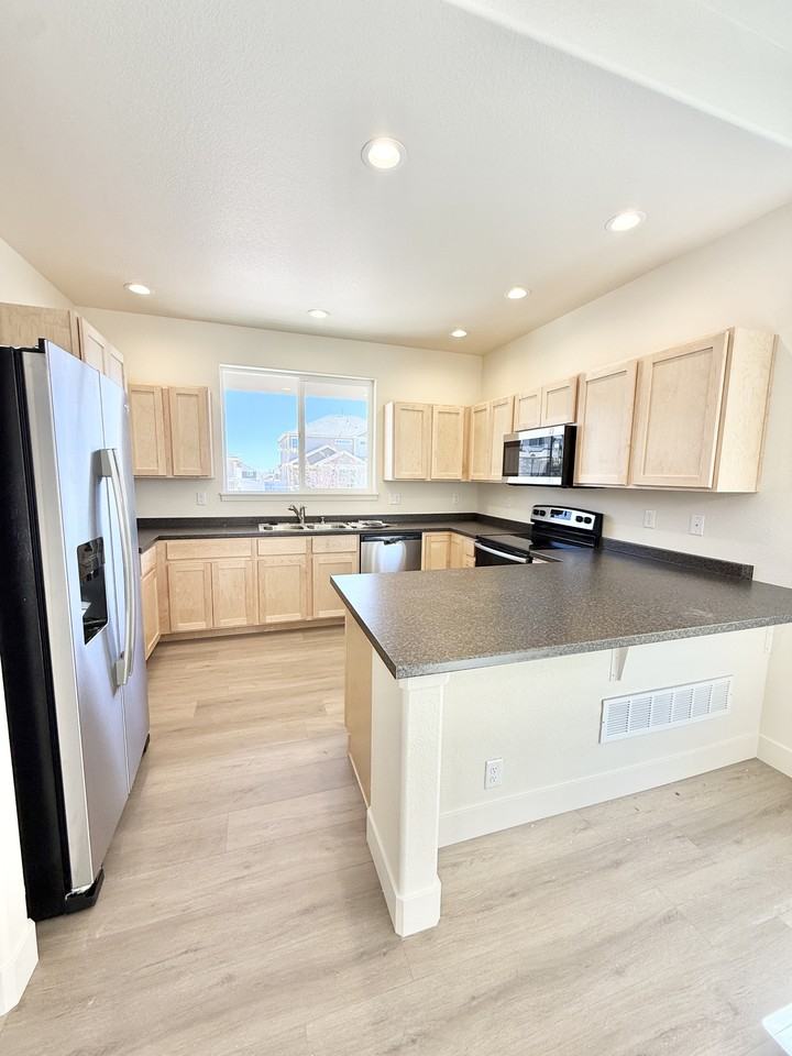 2392 Jasmine Ln #1 - Photo 3 of 24