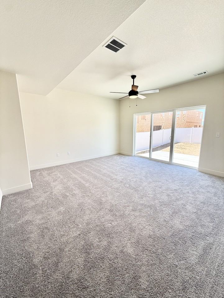 2392 Jasmine Ln #1 - Photo 6 of 24