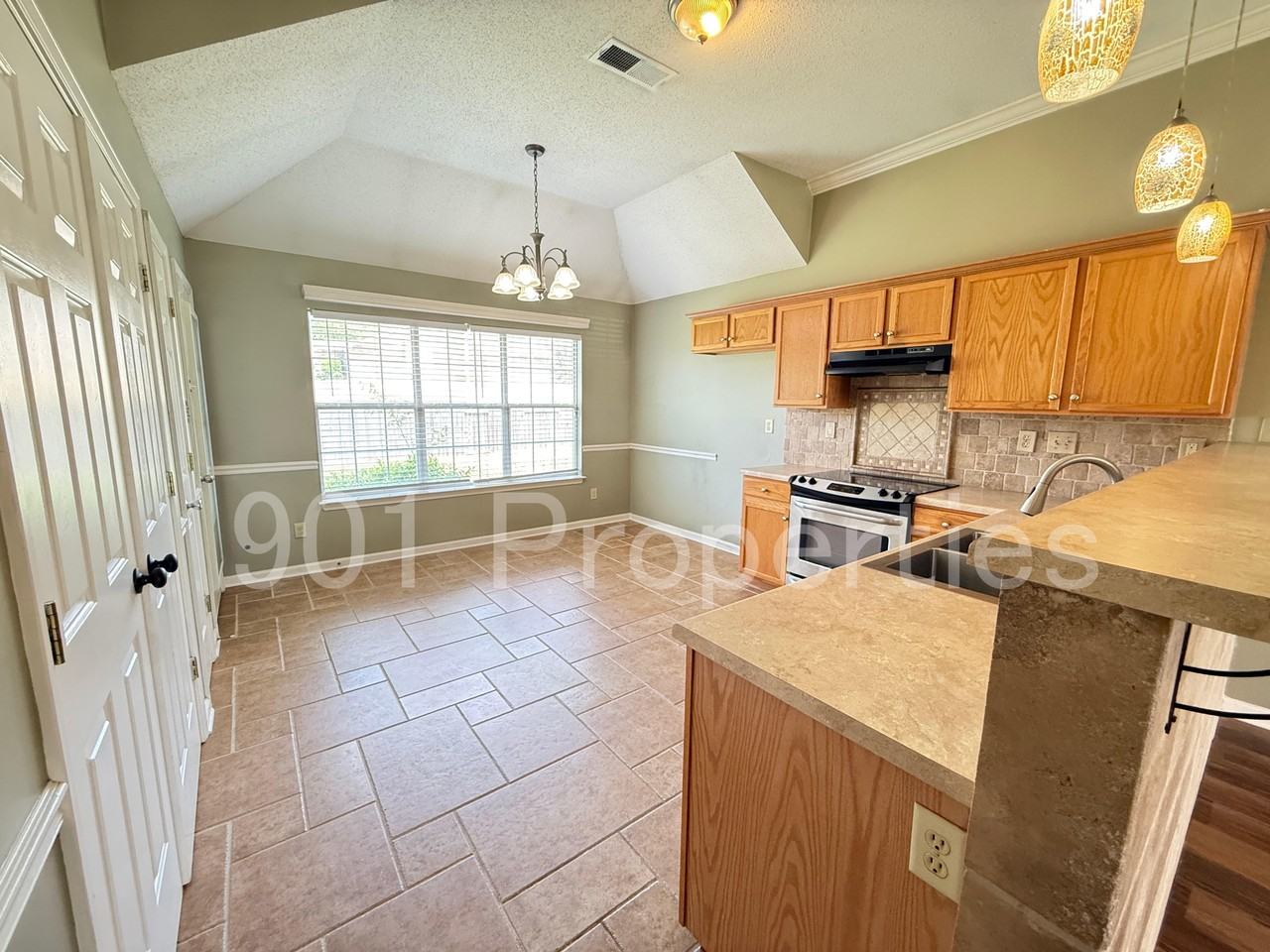 40 Garden View Dr #1 - Photo 6 of 15