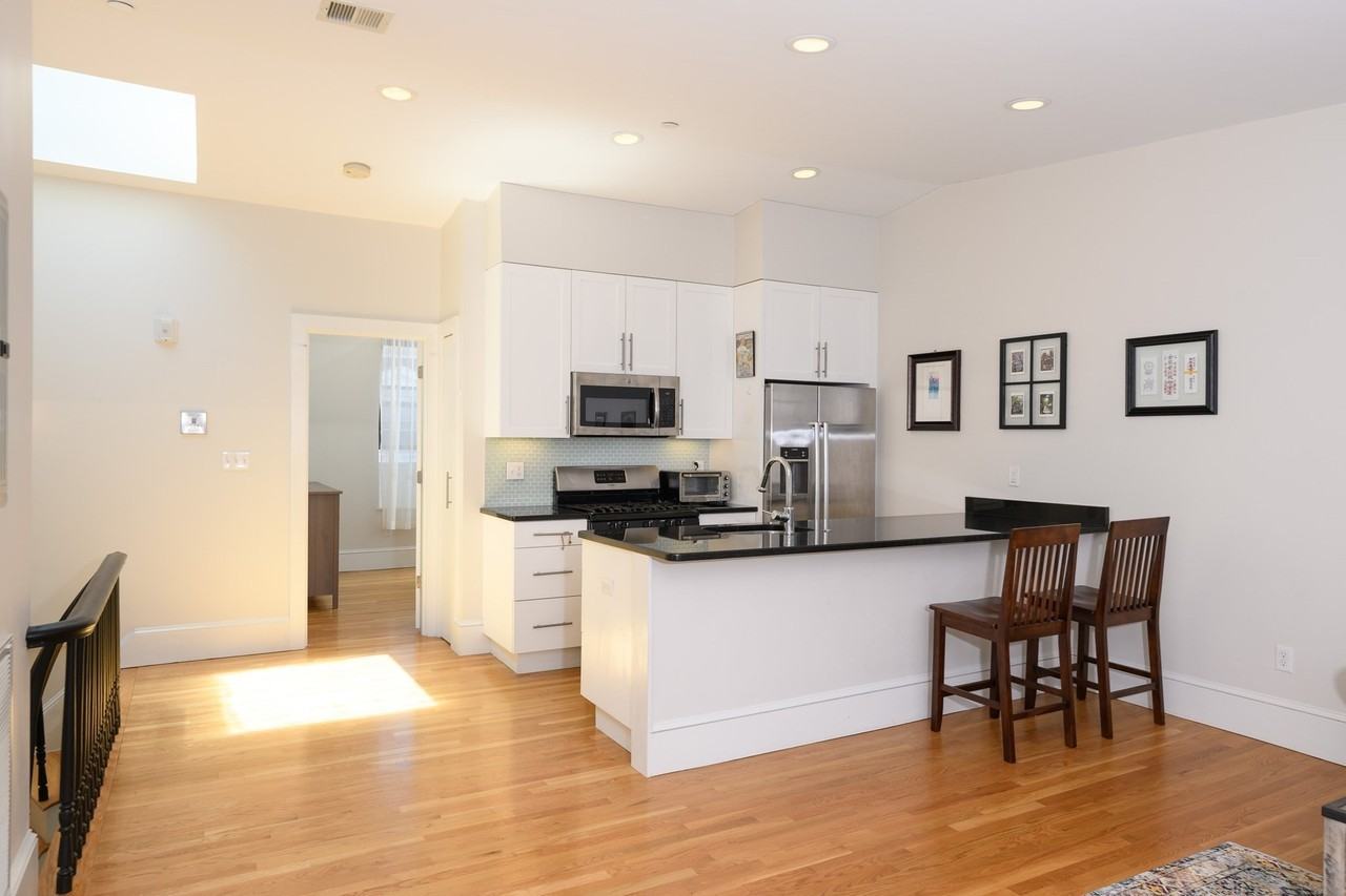 87 3rd St #1 - Photo 4 of 12