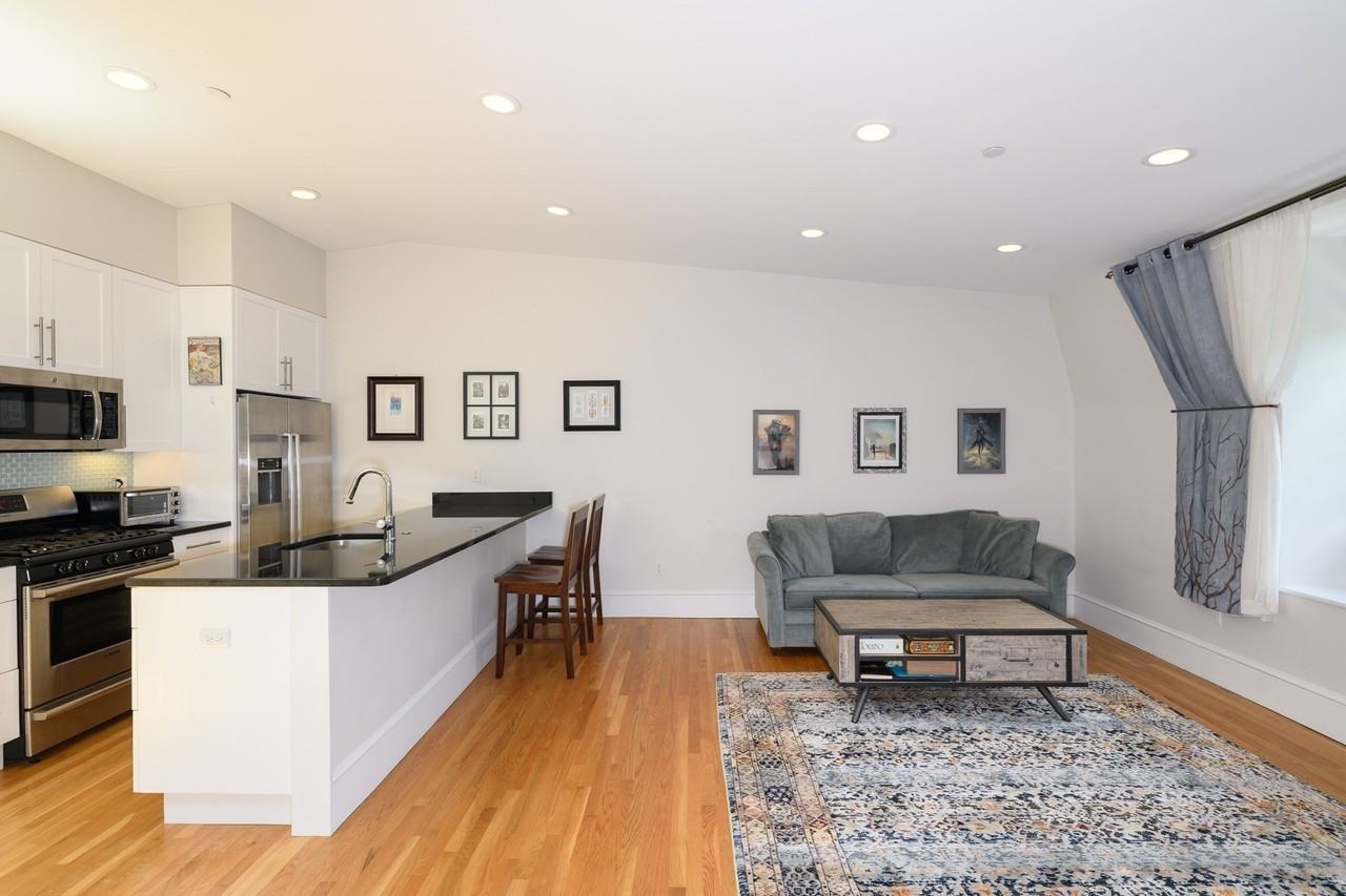 87 3rd St #1 - Photo 5 of 12