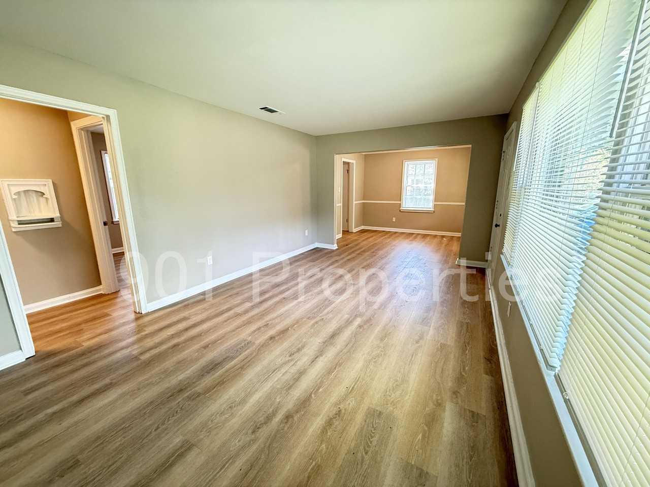 814 Colonial Rd #1 - Photo 6 of 17