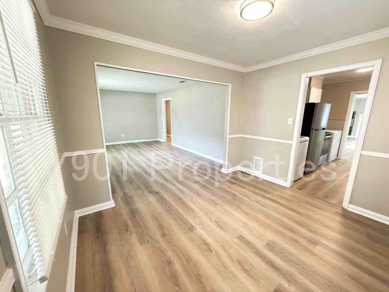 814 Colonial Rd #1 - Photo 7 of 17