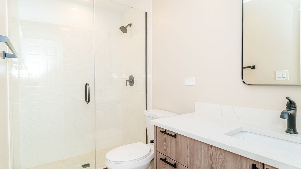 1447 W. Superior St. - Photo 5 of 7