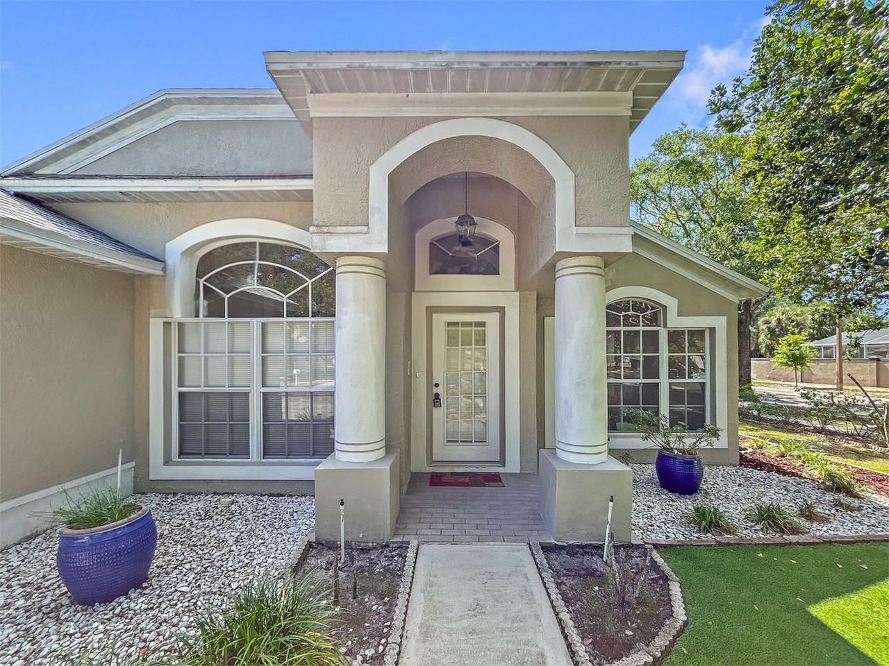 19001 Weatherstone Dr - Photo 3 of 20