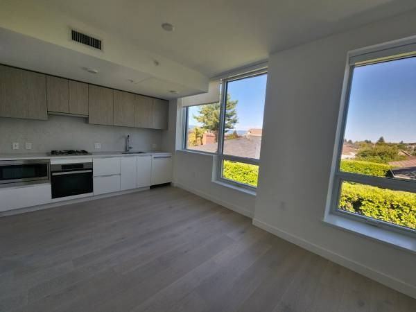 4222 Cambie Street - Photo 3 of 10