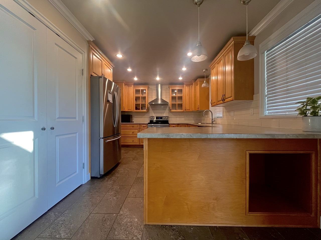 17872 58 Avenue - Photo 6 of 20