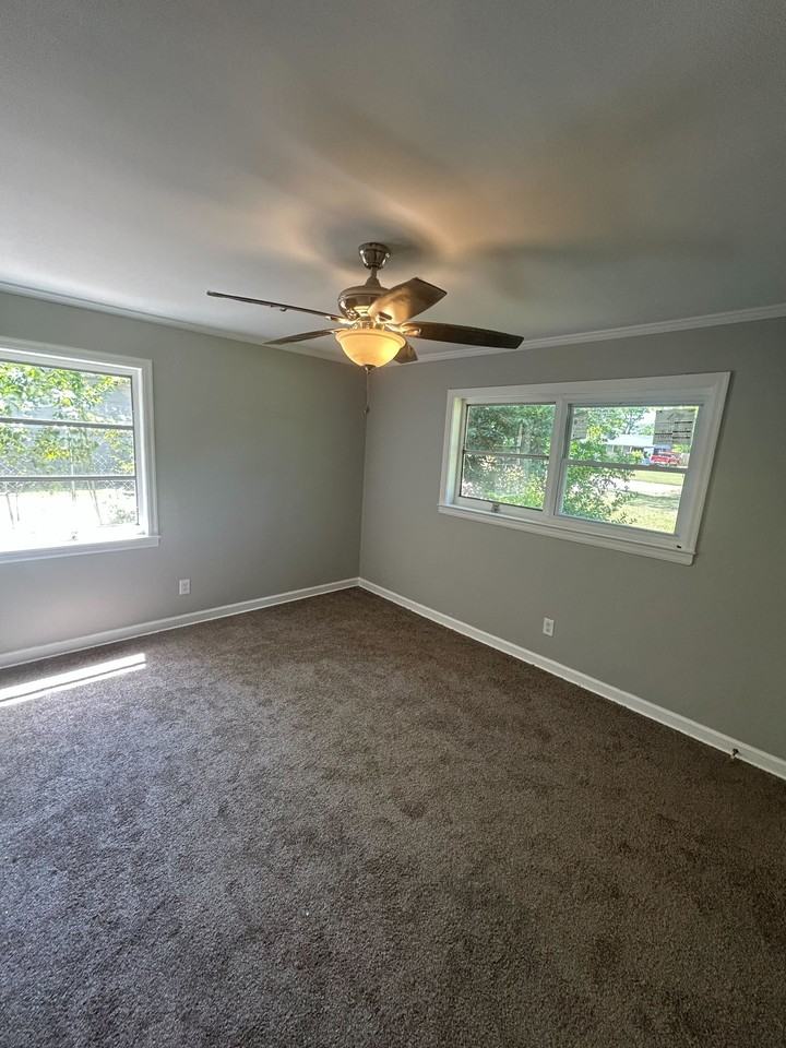 2633 Ashlawn Dr #1 - Photo 4 of 11