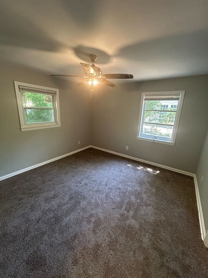 2633 Ashlawn Dr #1 - Photo 5 of 11