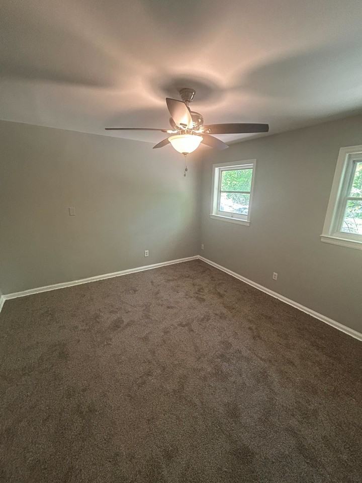 2633 Ashlawn Dr #1 - Photo 7 of 11
