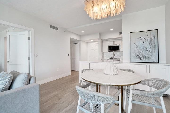 700 East Boynton Beach Boulevard #406 - Photo 7 of 10