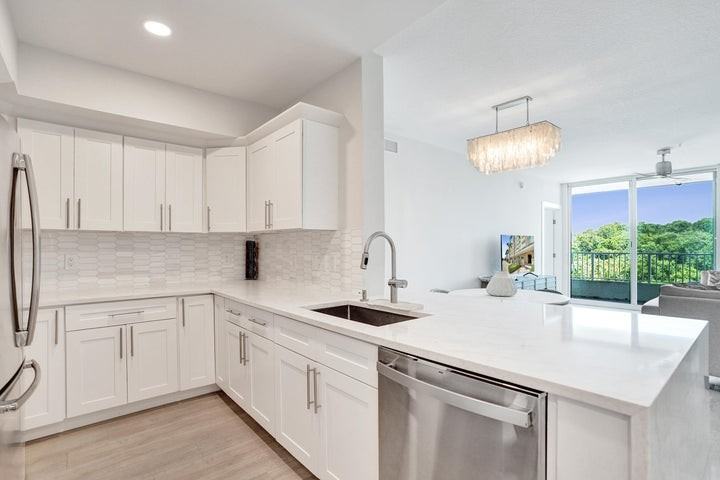 700 East Boynton Beach Boulevard #406 - Photo 6 of 10