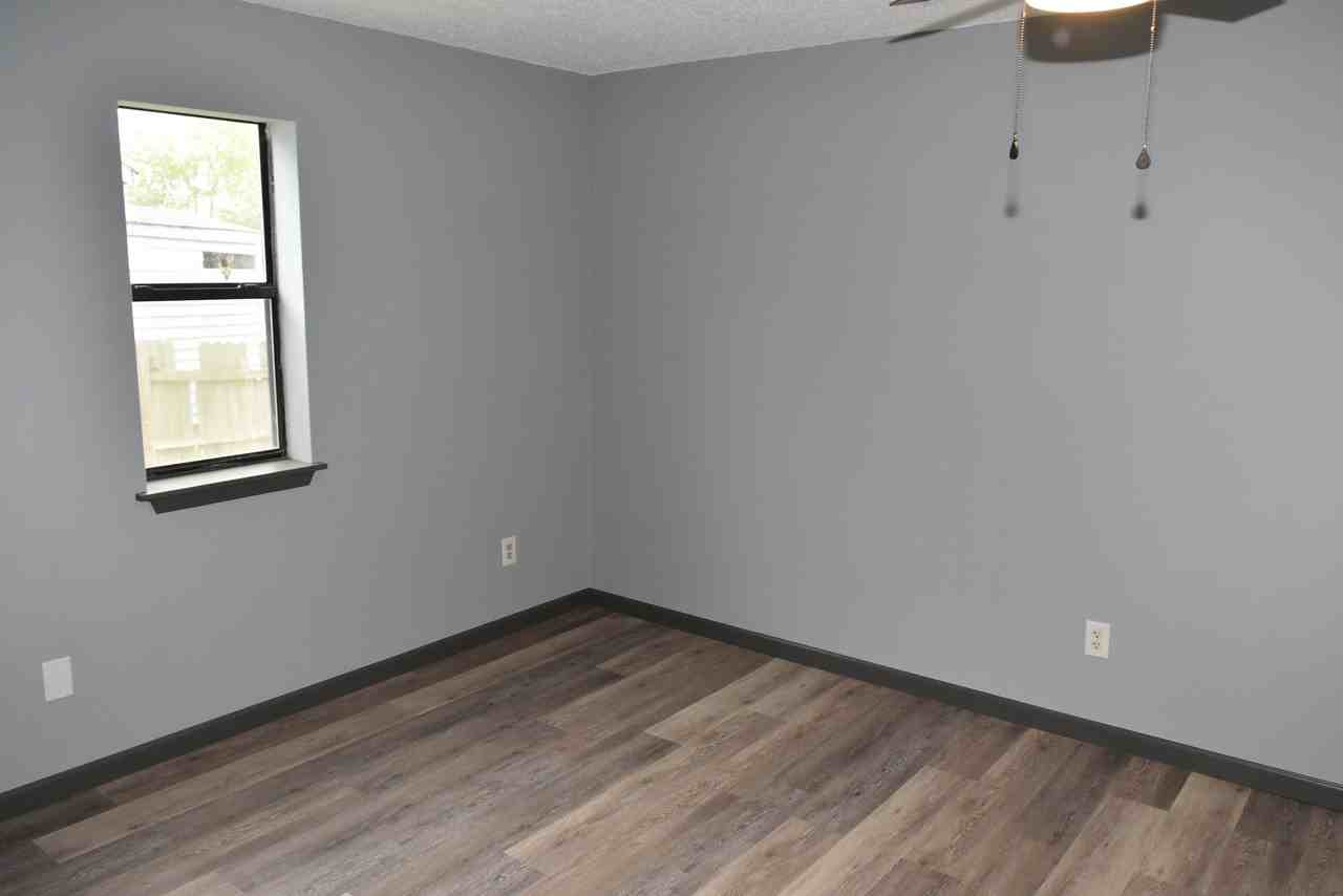 153 Rockyreef Cir #1 - Photo 4 of 5