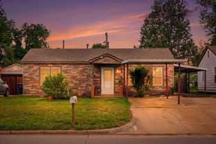 2228 Ne 23rd St #1 - Photo 1 of 1