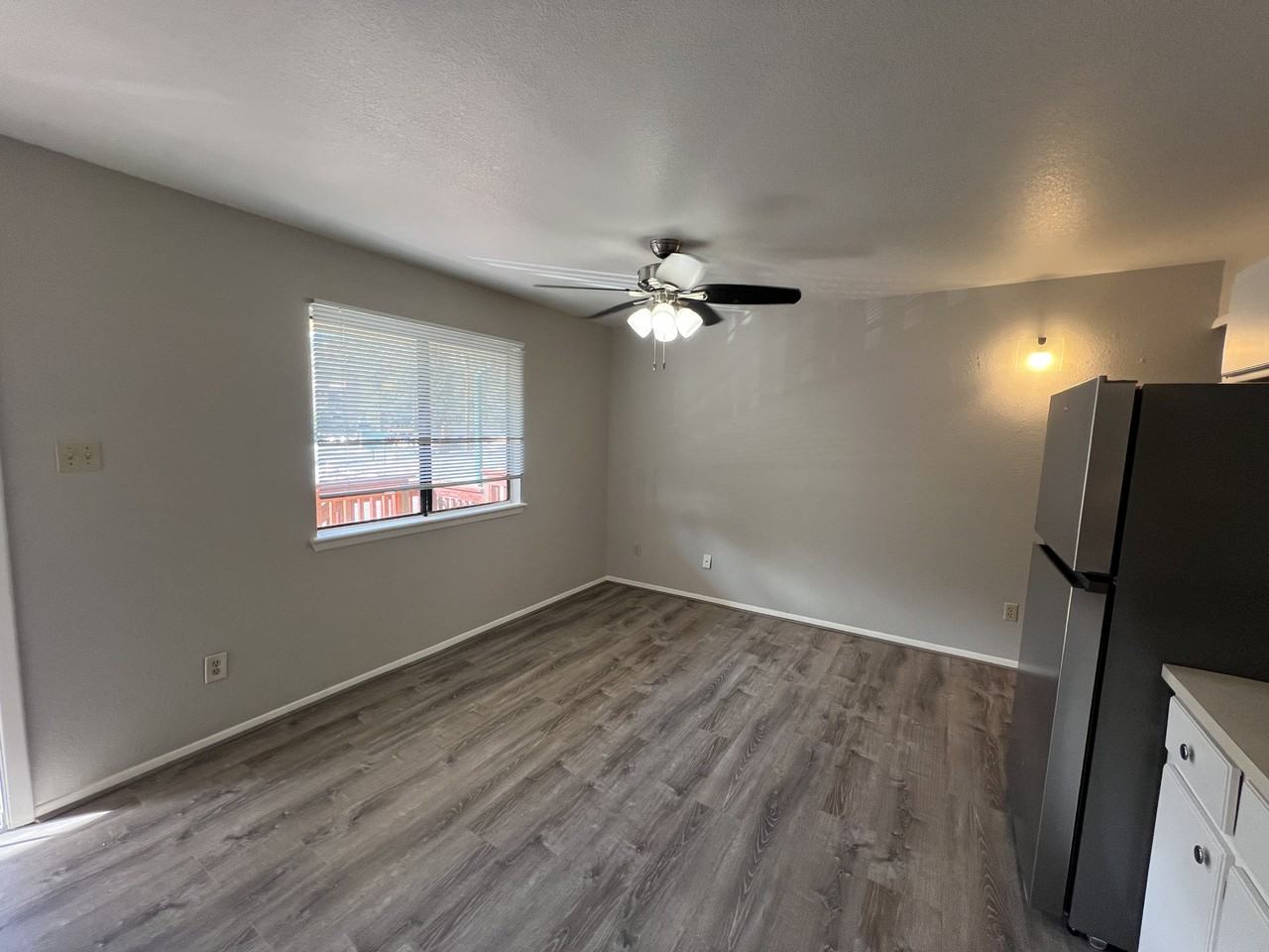 111 S Willow Rd #2 - Photo 3 of 11