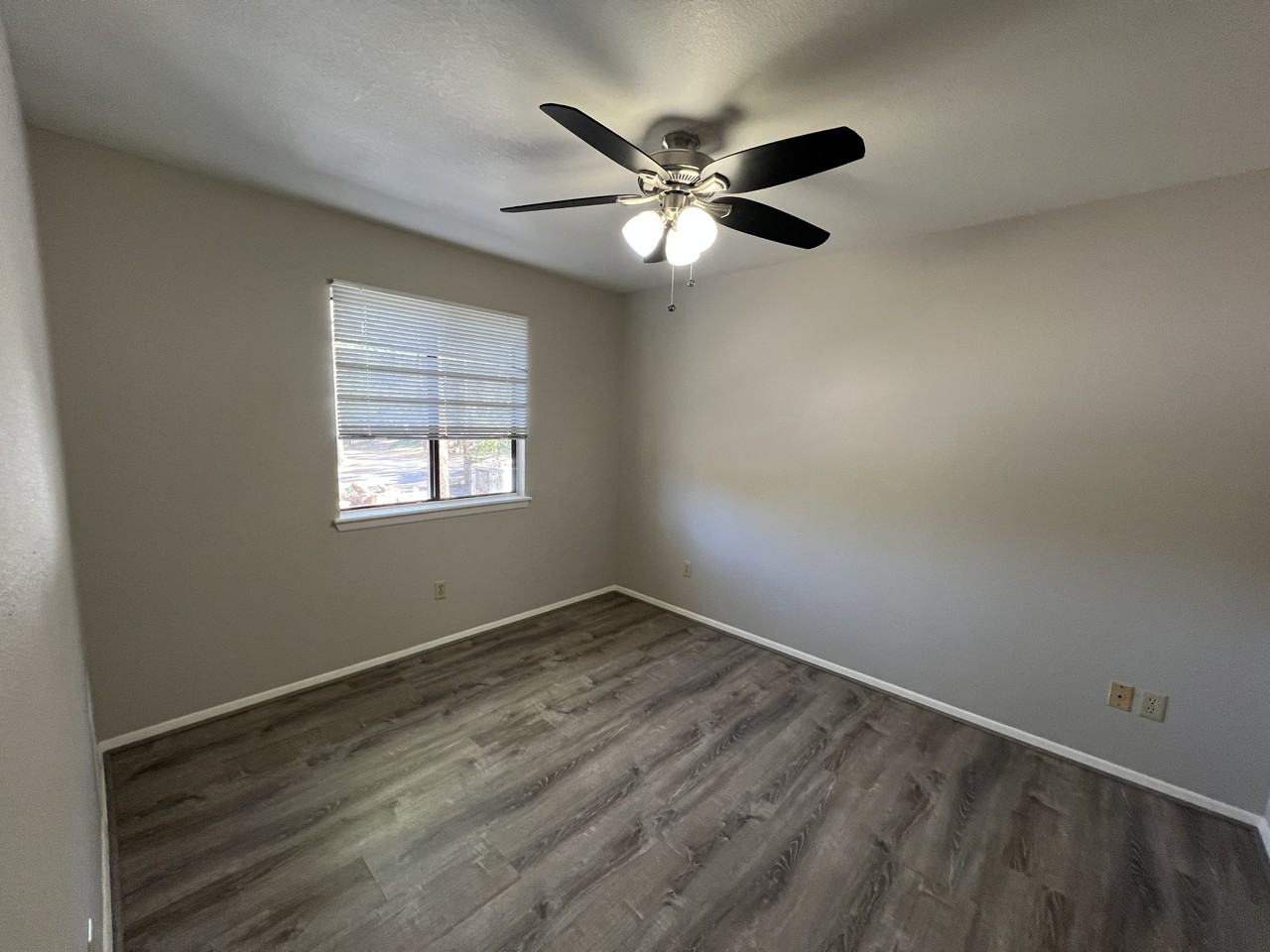 111 S Willow Rd #2 - Photo 4 of 11