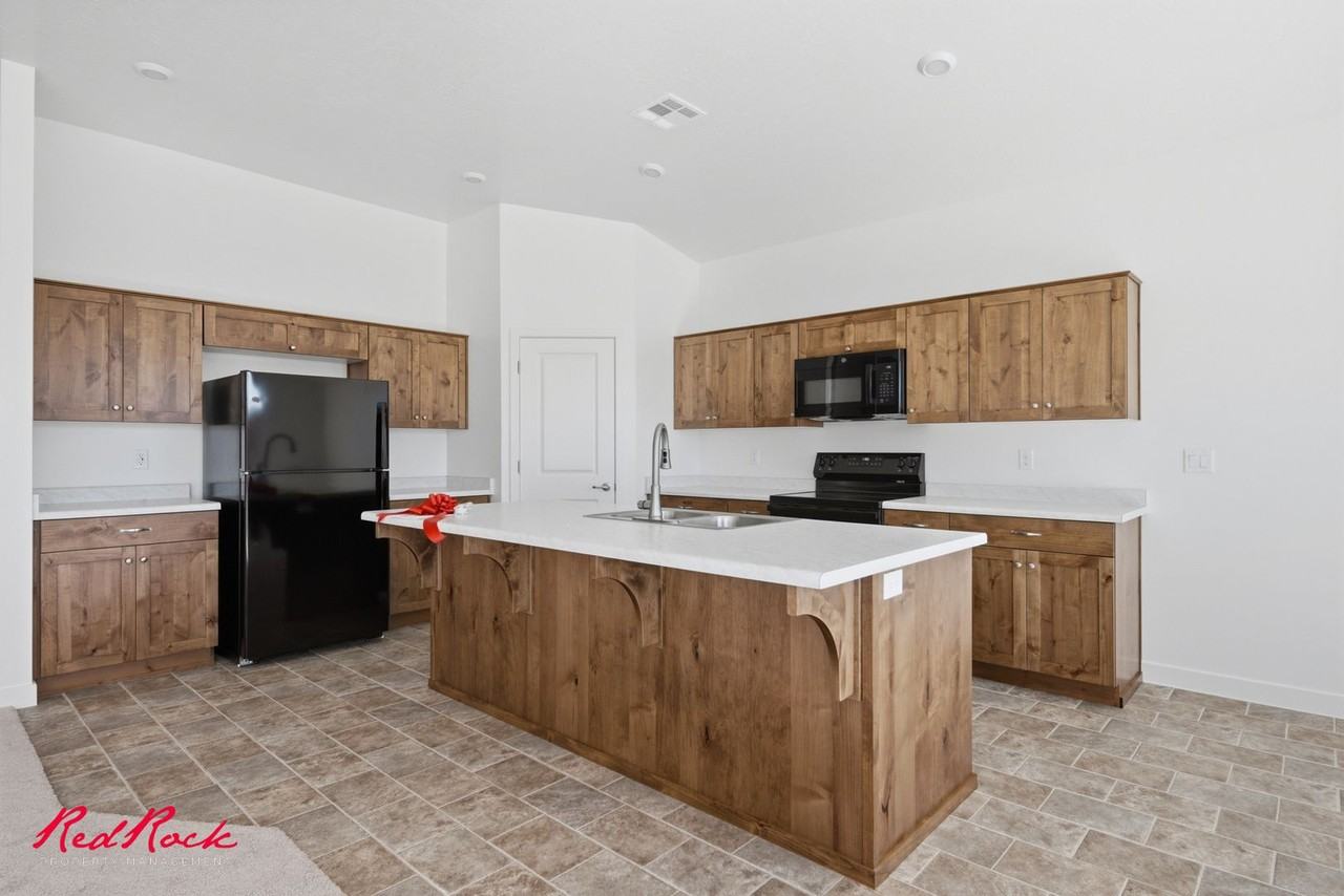 495 S Martignano Way - Photo 2 of 40
