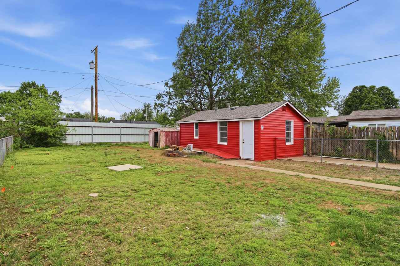 2228 Sw Grand Blvd #1 - Photo 2 of 15