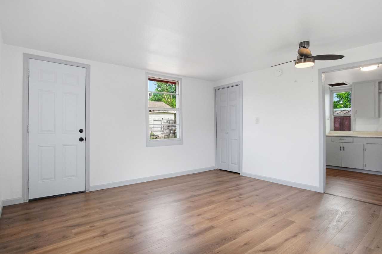 2228 Sw Grand Blvd #1 - Photo 4 of 15