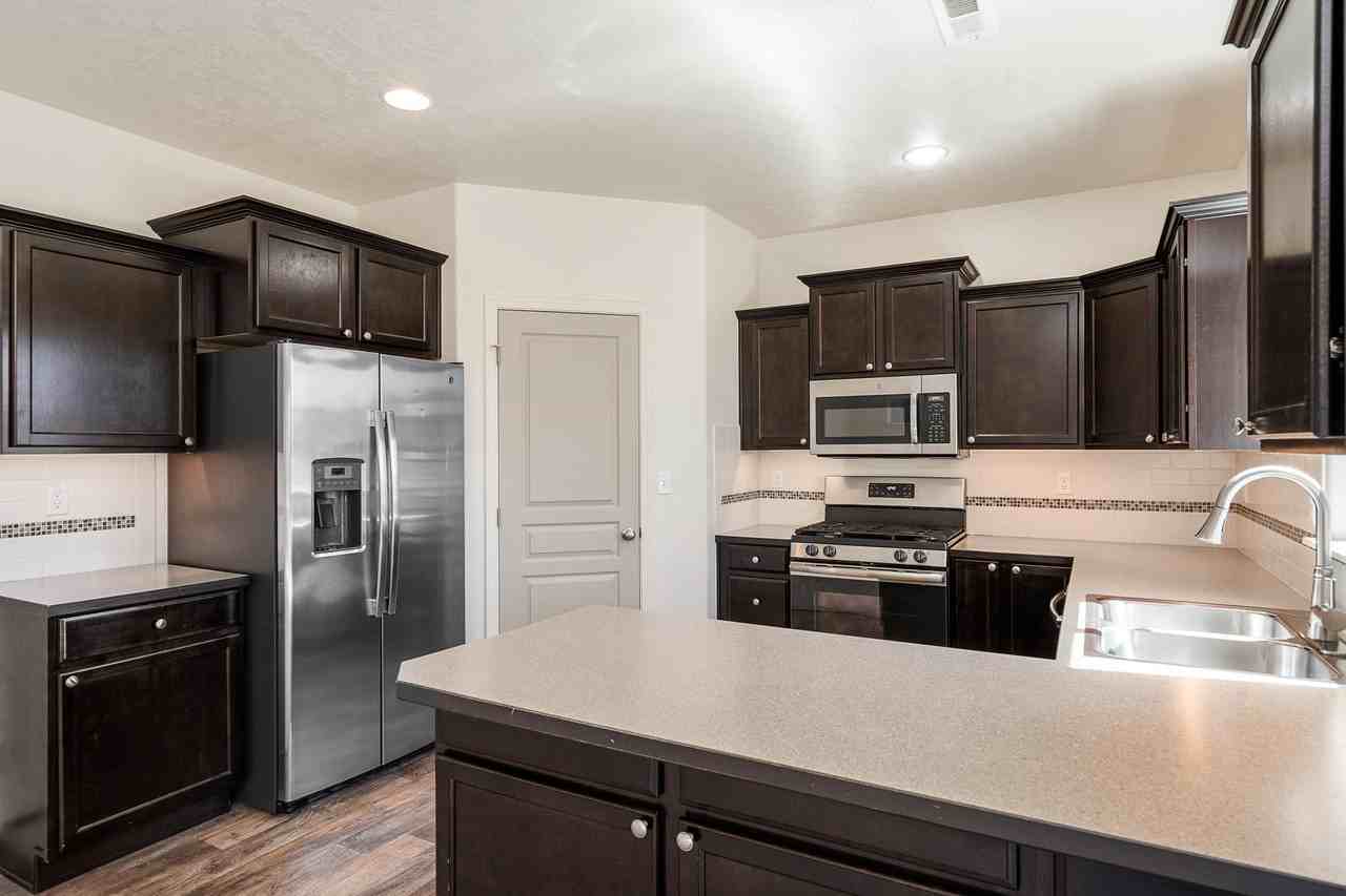 3616 Sw Pumice Stone Ave #1 - Photo 6 of 19