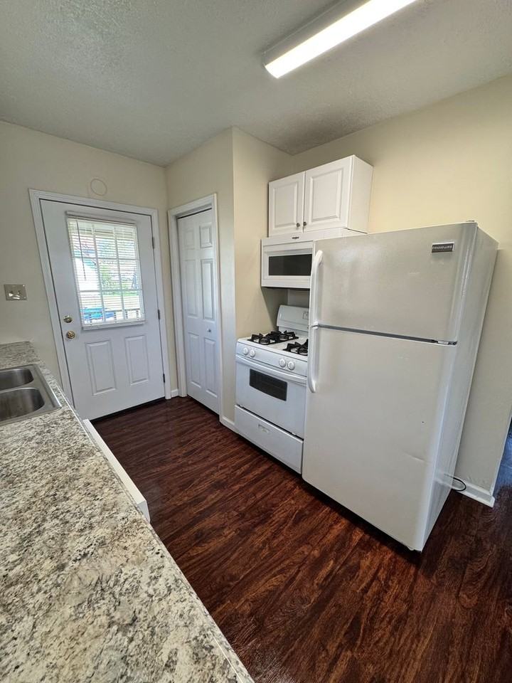 311 S Market St - Photo 3 of 13