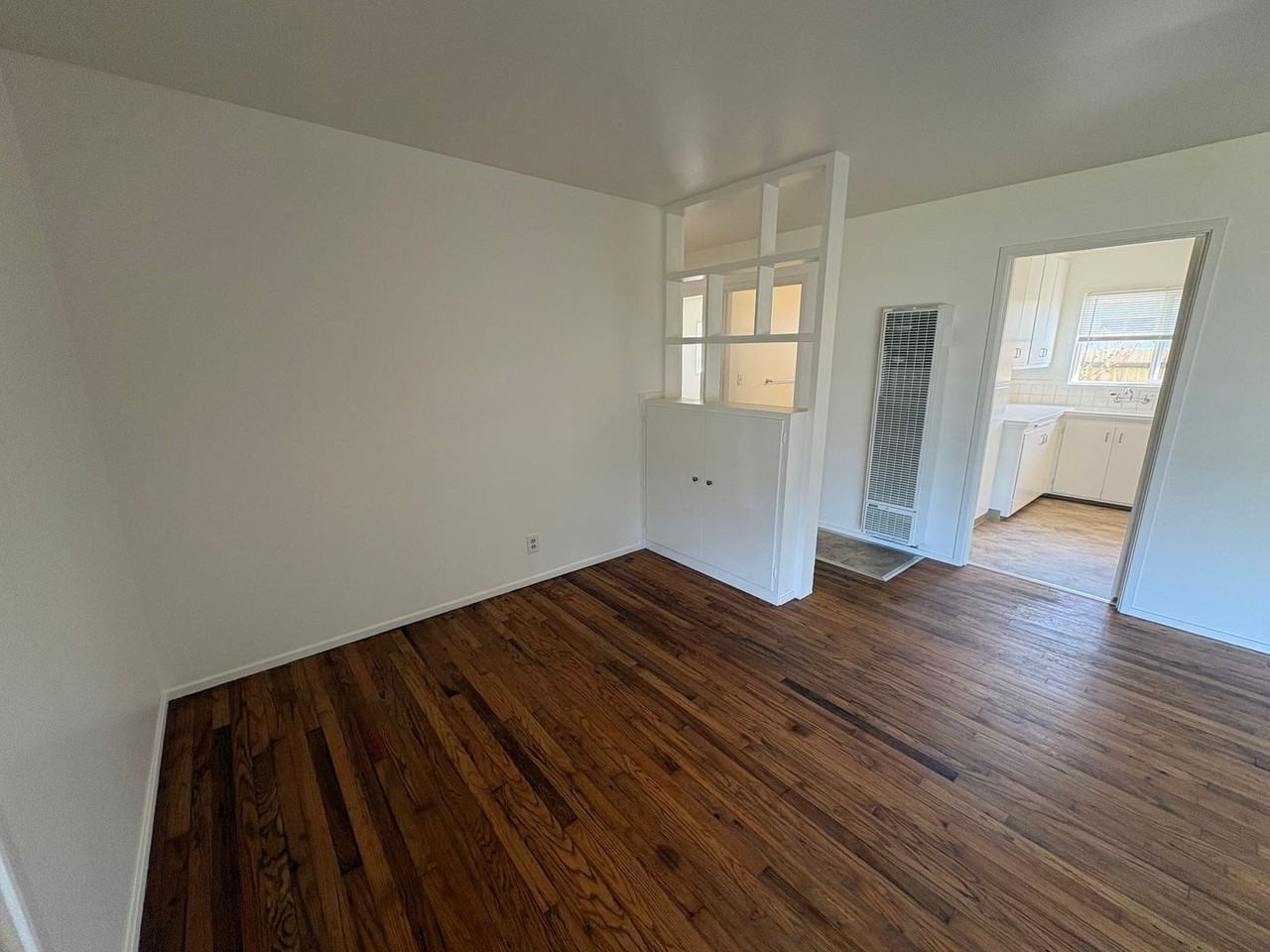1210 Harris St - Photo 3 of 10