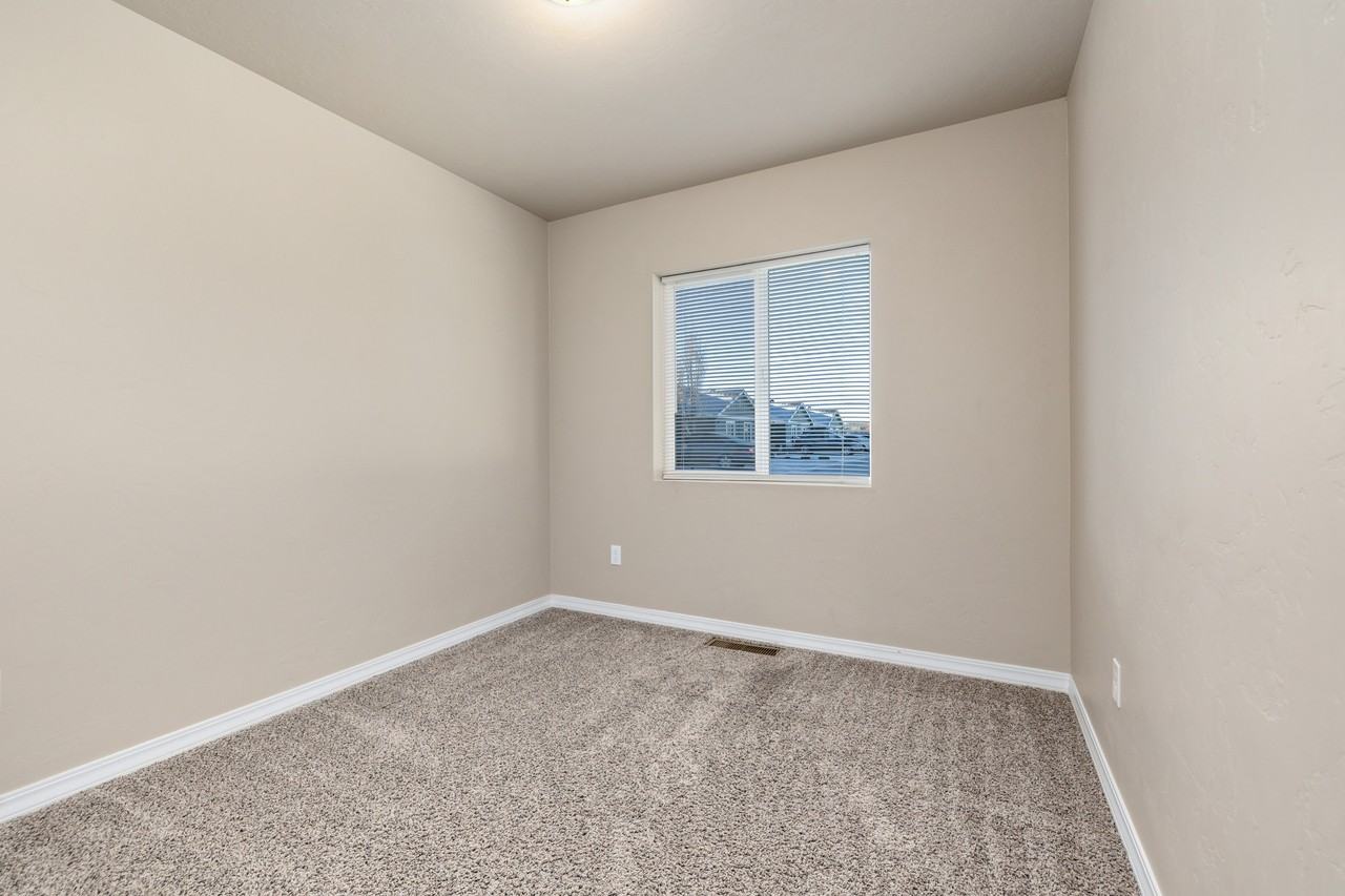 390 W Greenhurst Rd #390-13 - Photo 4 of 37