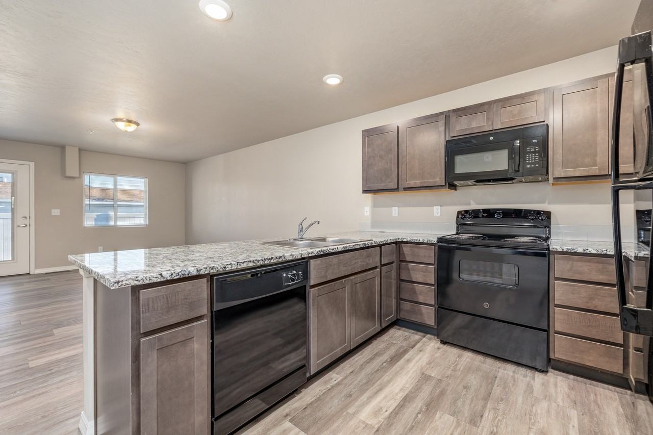 390 W Greenhurst Rd #390-13 - Photo 7 of 37