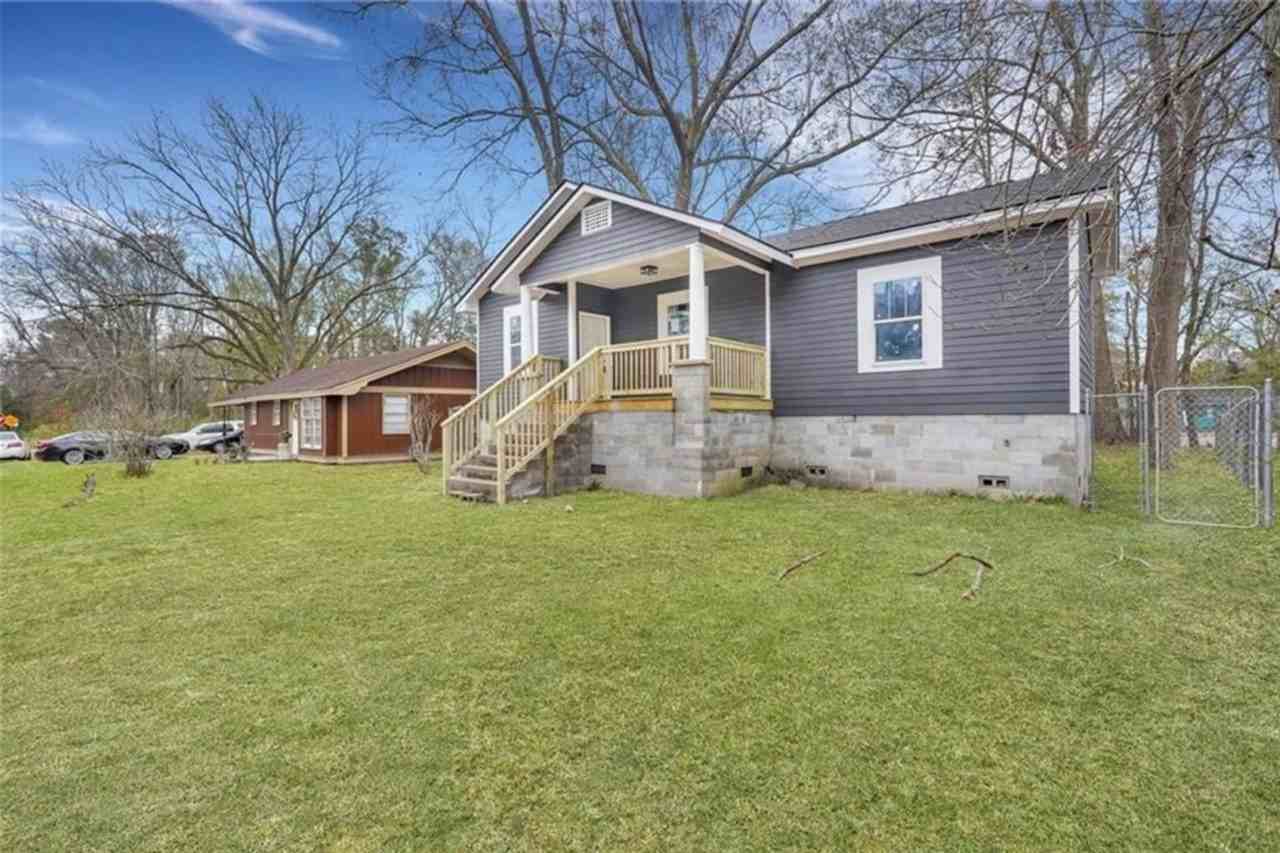 2011 Comet Ave - Photo 3 of 25