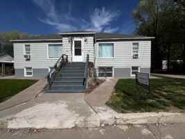 featured image of 422 E Terry St