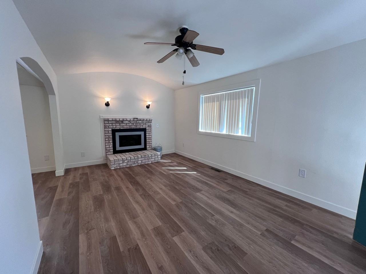 1829 Burnett Way - Photo 4 of 11