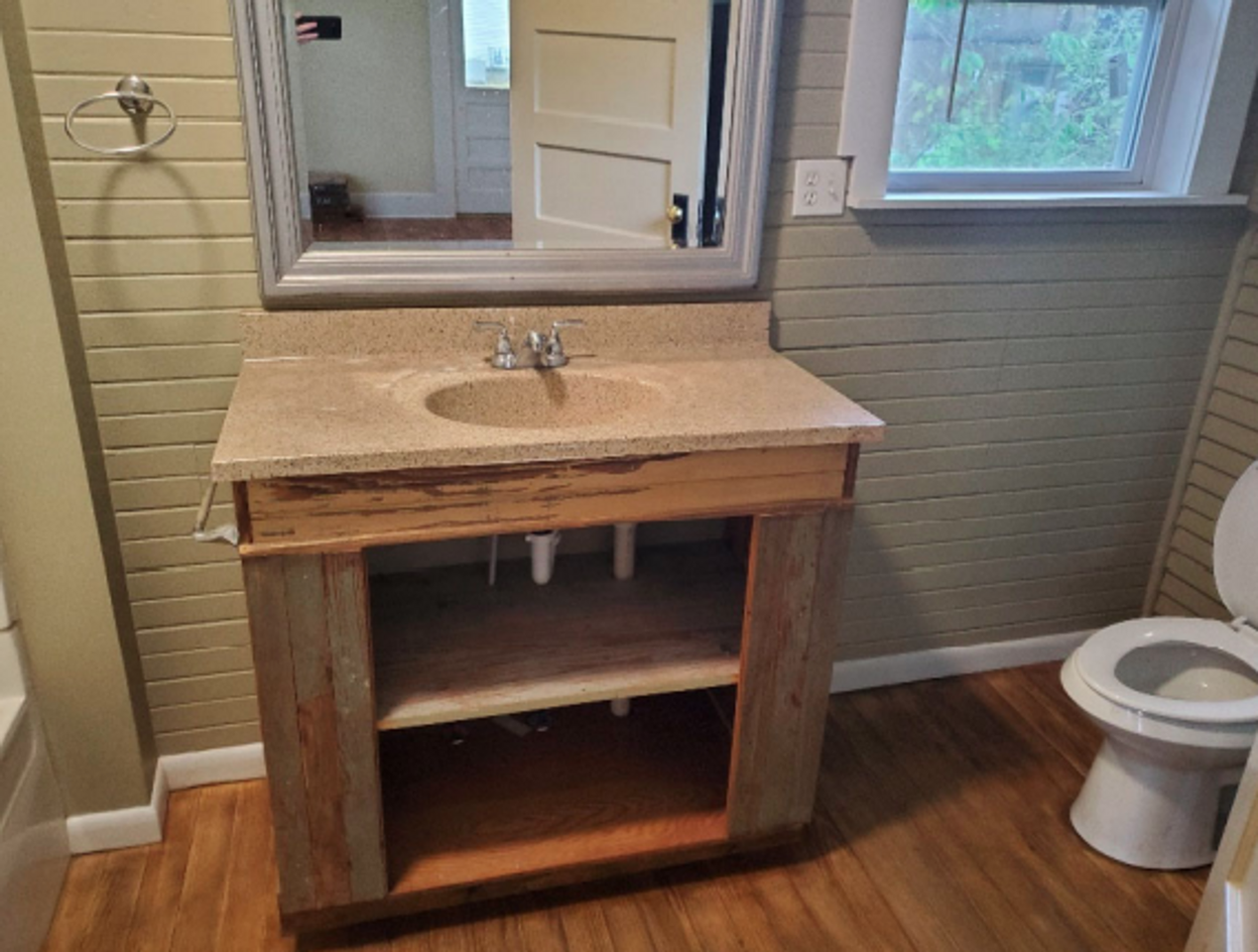 1110 Mimosa Dr - Photo 3 of 6