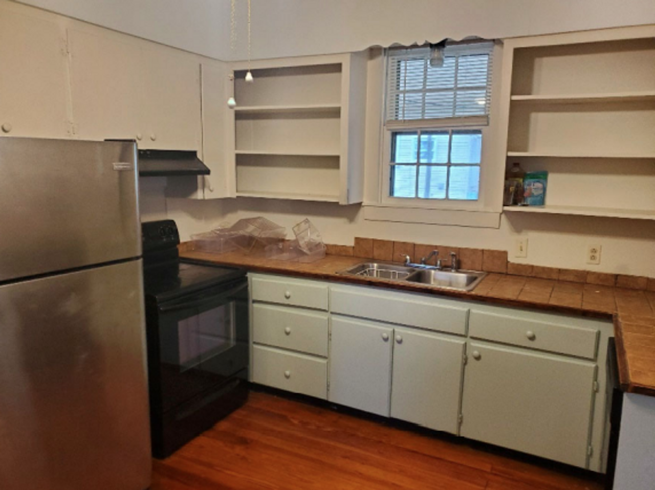 1110 Mimosa Dr - Photo 4 of 6