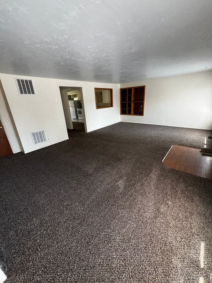 1202 Swisher Rd - Photo 2 of 15