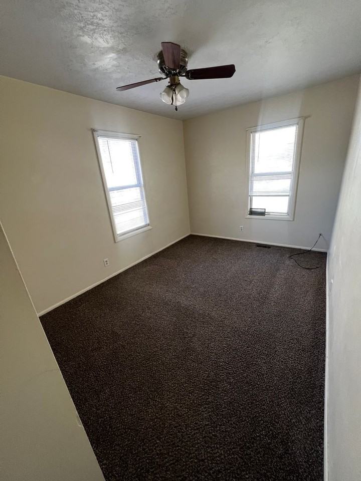 1202 Swisher Rd - Photo 5 of 15