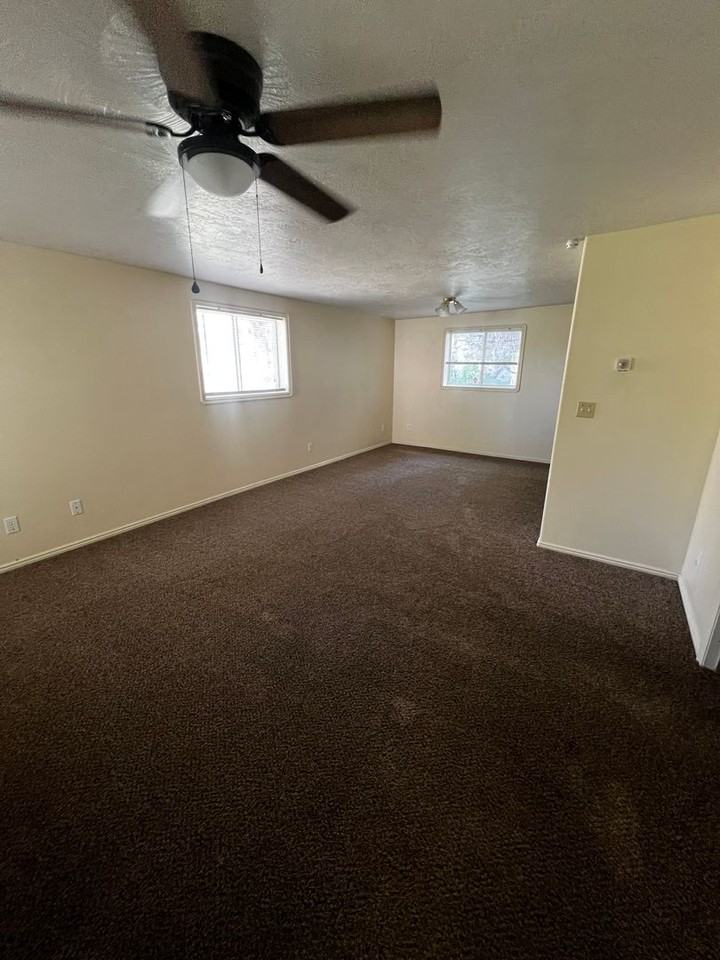 1202 Swisher Rd - Photo 6 of 15