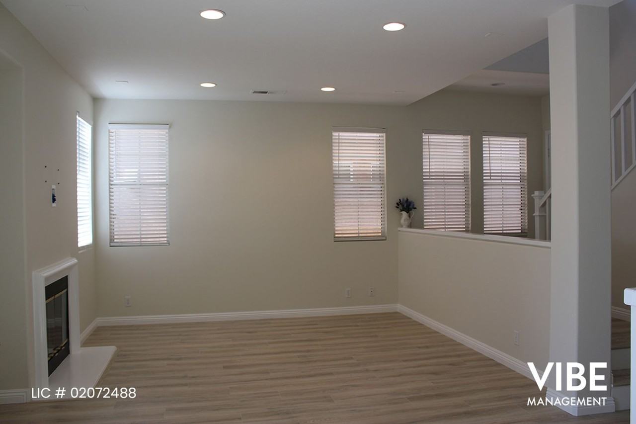 2828 Capella Way - Photo 6 of 34