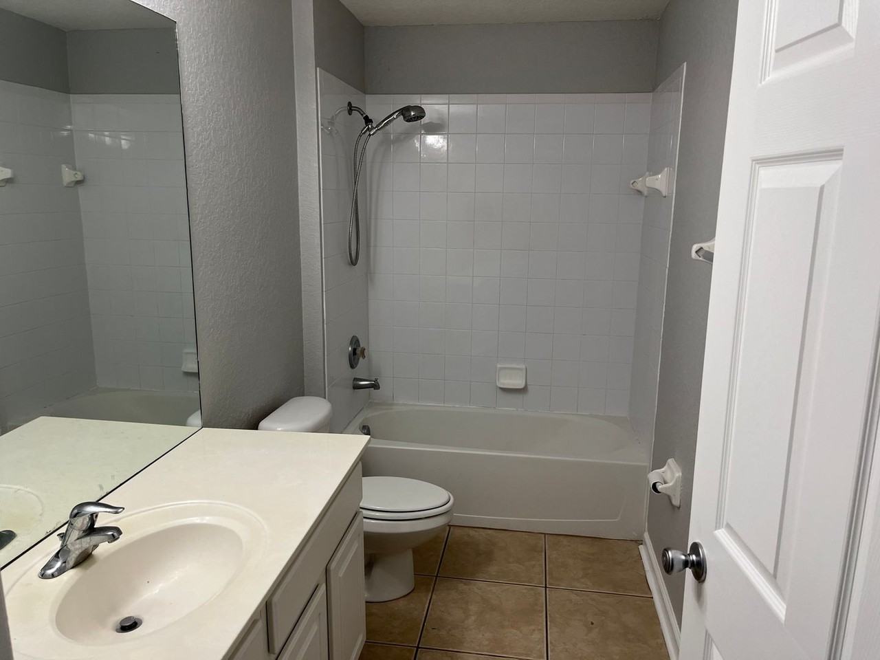 2253 Meadow Oak Cir - Photo 3 of 12