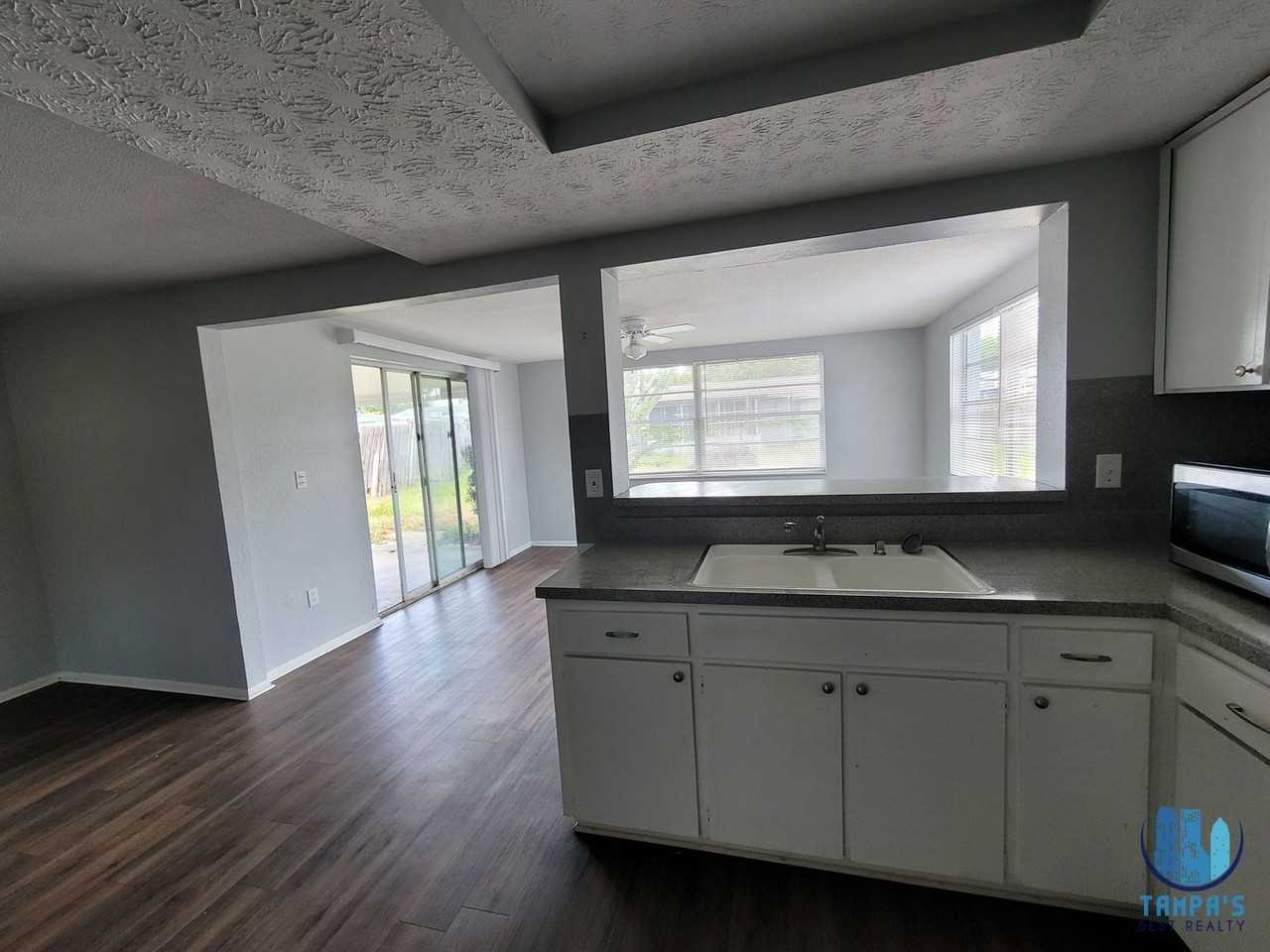 8650 Robilina Rd - Photo 5 of 25