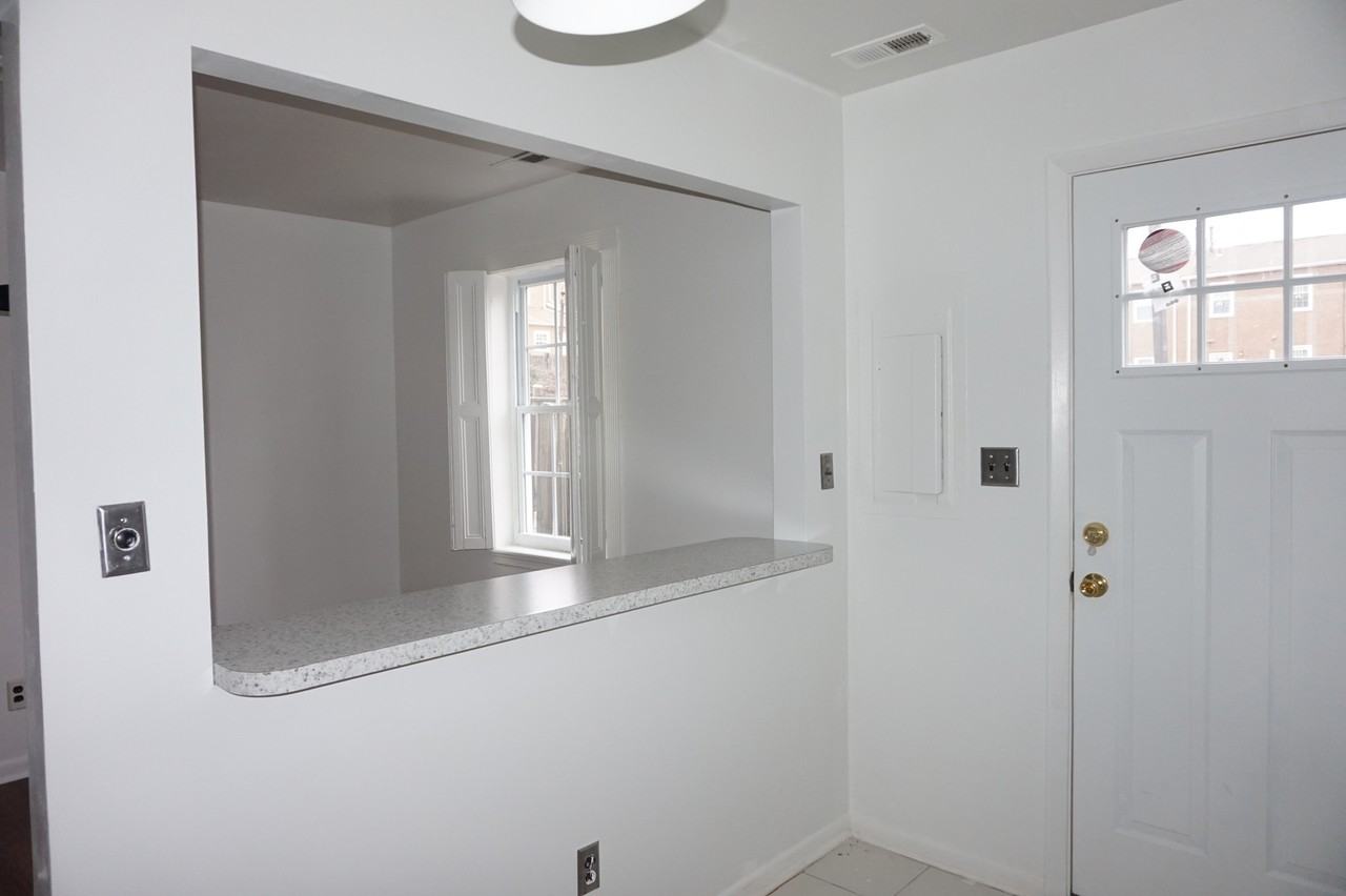 931 N Central Ave - Photo 7 of 21