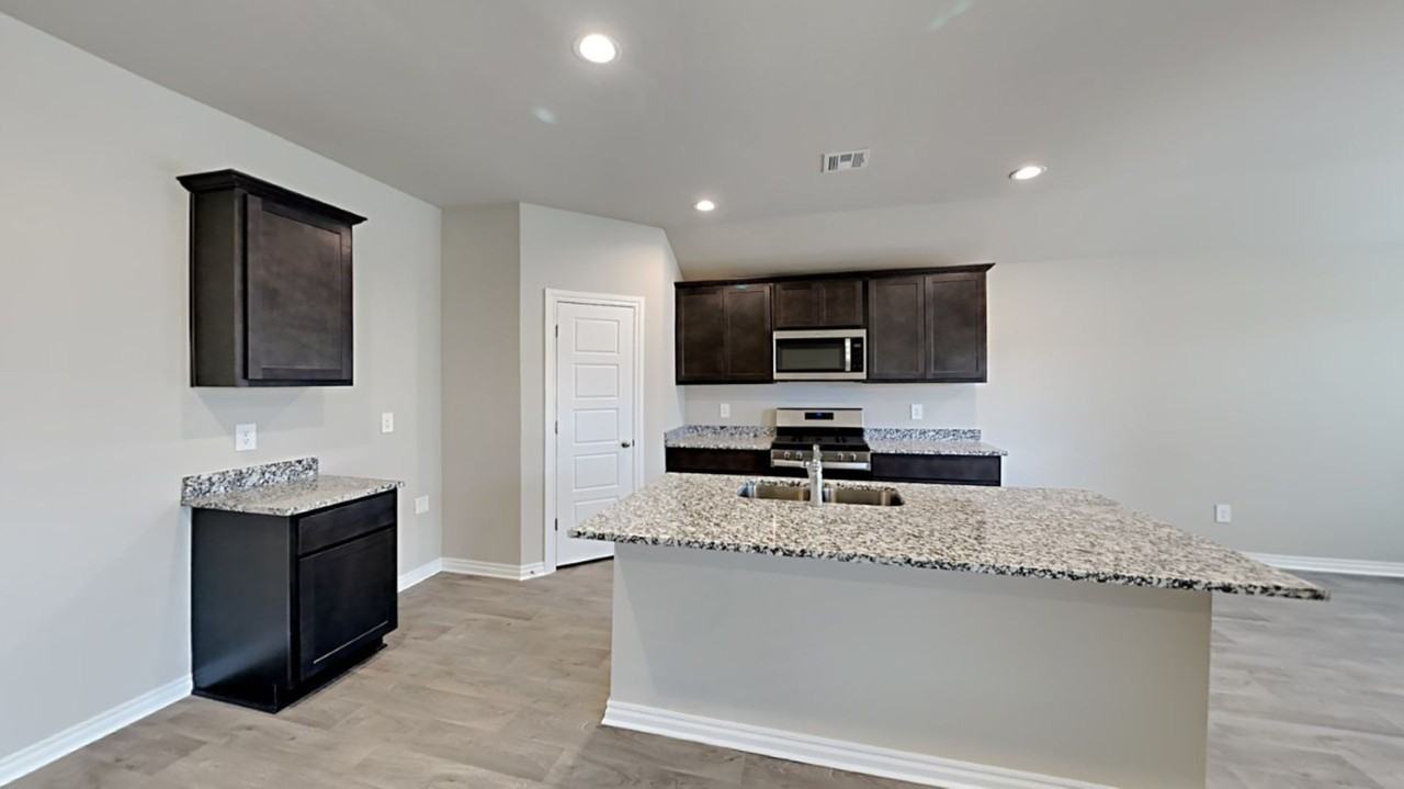 4304 Colt Dr - Photo 4 of 18