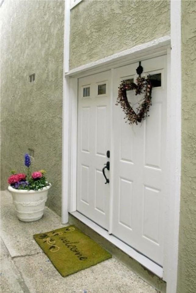 1525 Carver St - Photo 2 of 14