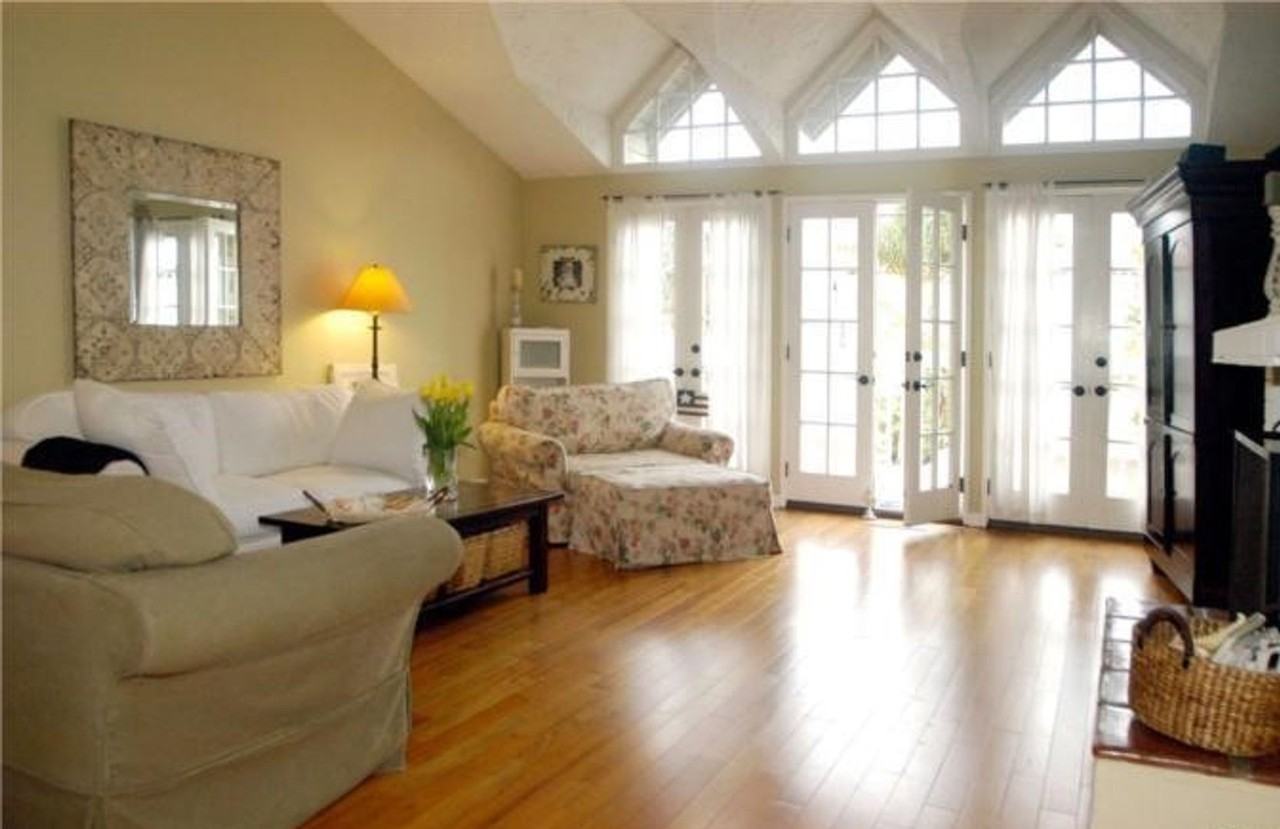 1525 Carver St - Photo 4 of 14