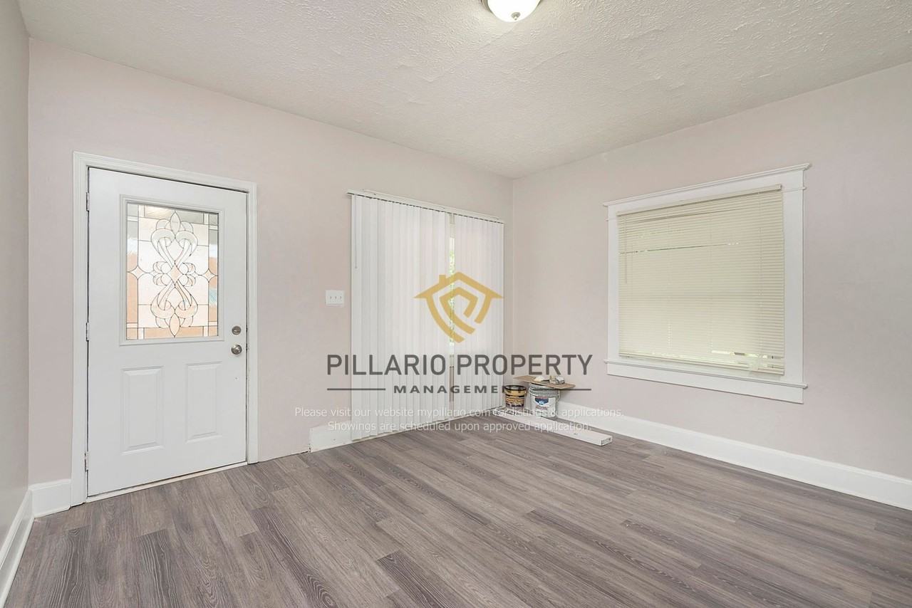 510 N Dearborn St - Photo 4 of 18