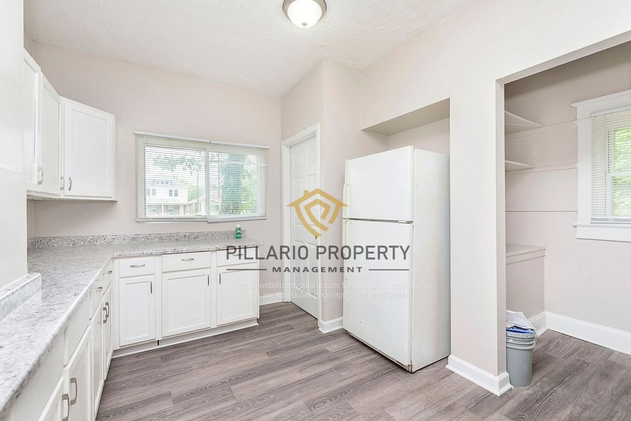 510 N Dearborn St - Photo 5 of 18