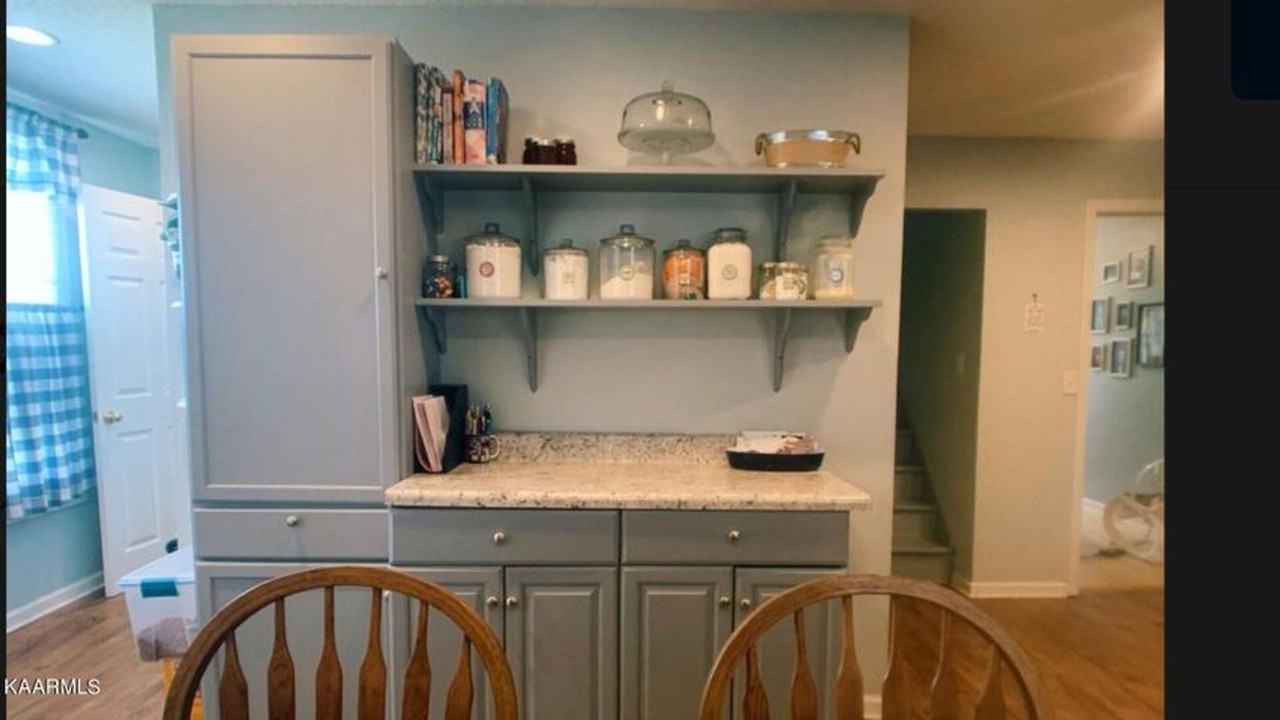 1423 Monroe Ave - Photo 5 of 16