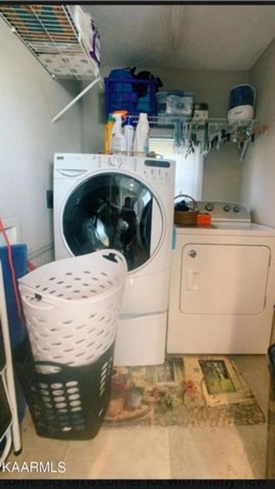 1423 Monroe Ave - Photo 7 of 16